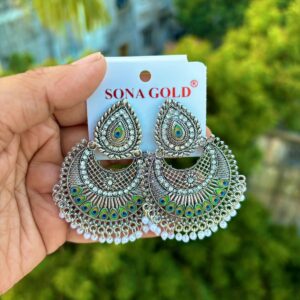 Classic peacock pattern earrings