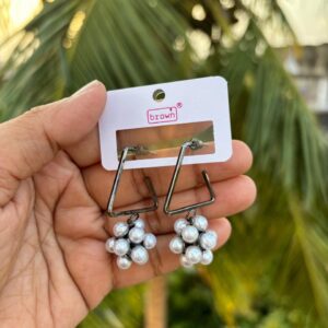 Pearl western earring