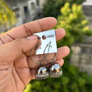 Hoops earrings