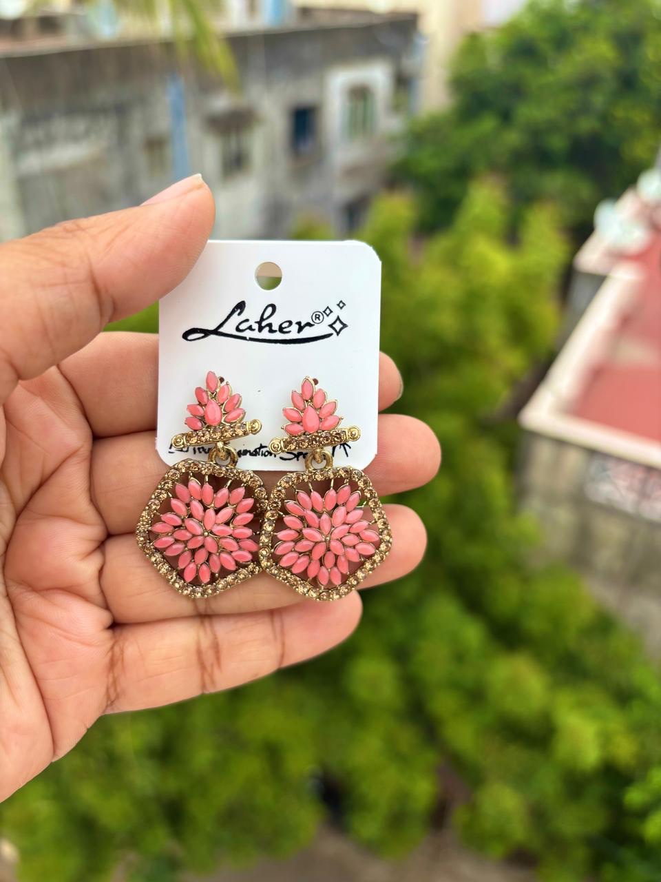 f6d47cf4-18c5-49b4-b9bd-feac395951d7-2